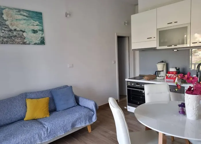 With Parking Space Postira, Brac - 727 פוסטיר